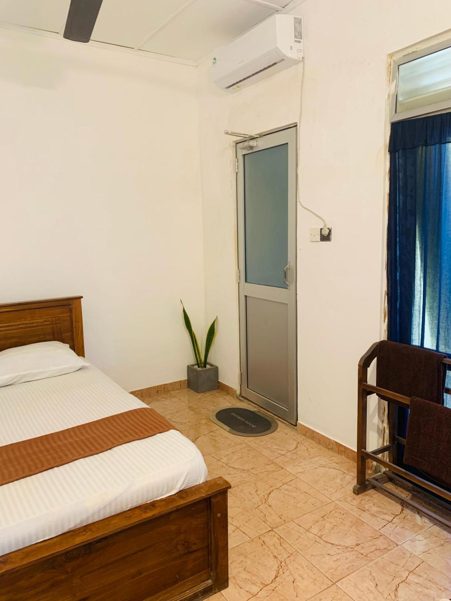Dreamy Surf House Hotel Weligama Kültér fotó