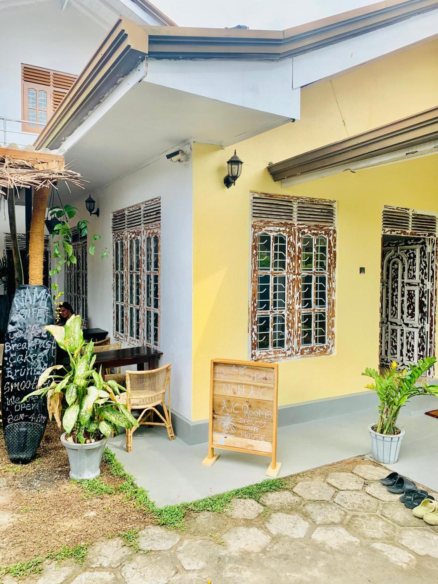 Dreamy Surf House Hotel Weligama Kültér fotó